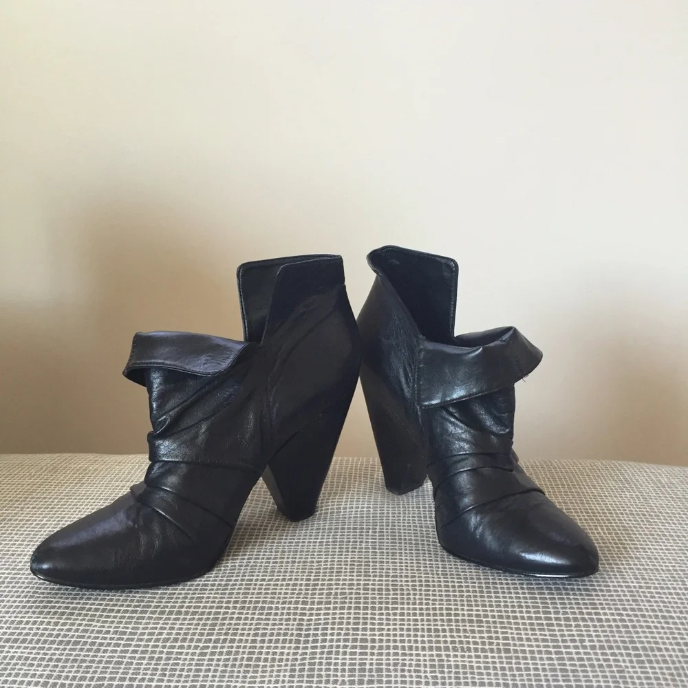 Anthropologie stylish black